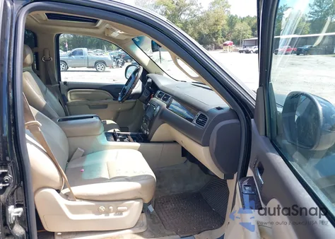 2014 GMC Yukon Xl 1500 Denali z USA, uszkodzony, nr VIN 1GKS2MEF4ER217095